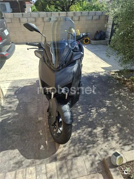 Yamaha XMAX 125 - Vista 3