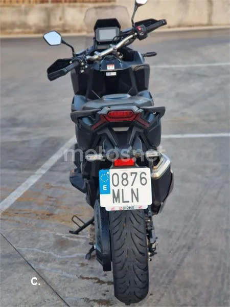 Honda X-ADV - Vista 5