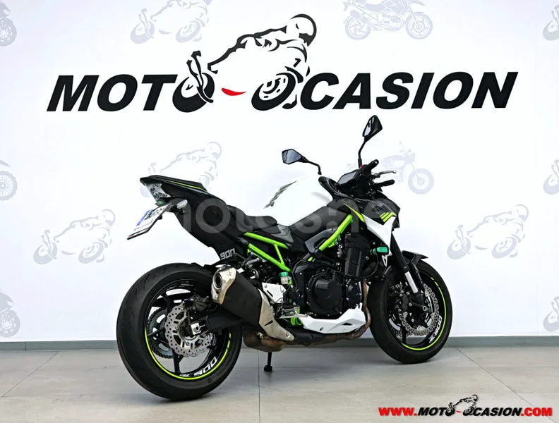 Kawasaki Z900 - Vista 3