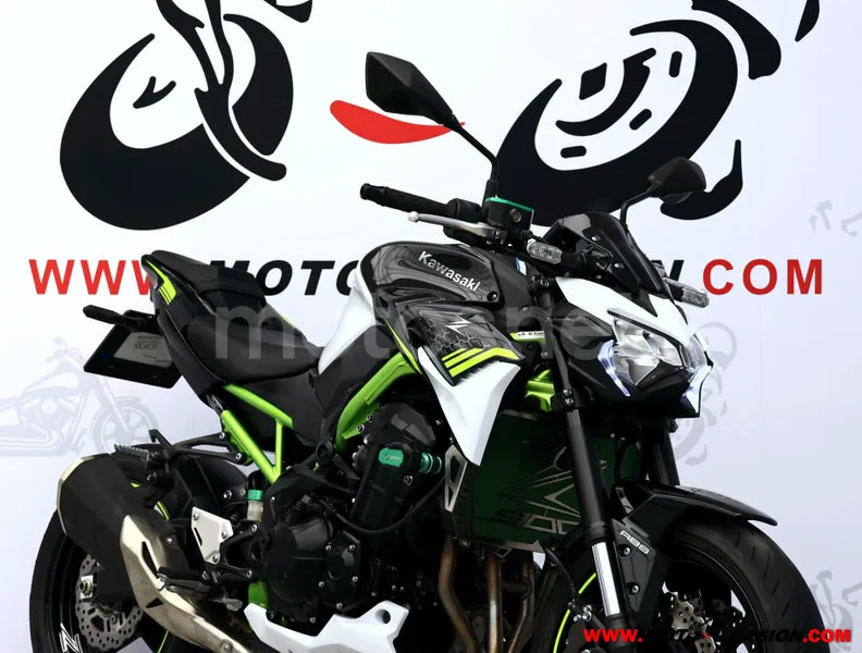 Kawasaki Z900 - Vista 4