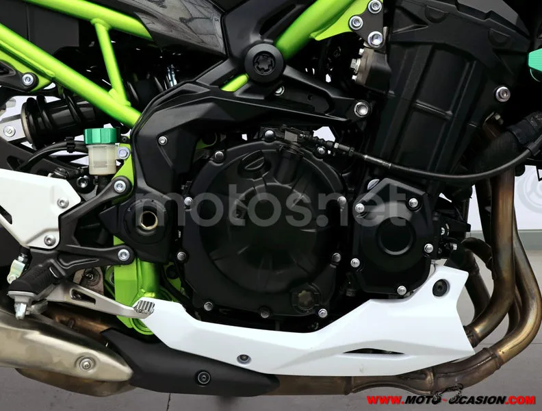 Kawasaki Z900 - Vista 5