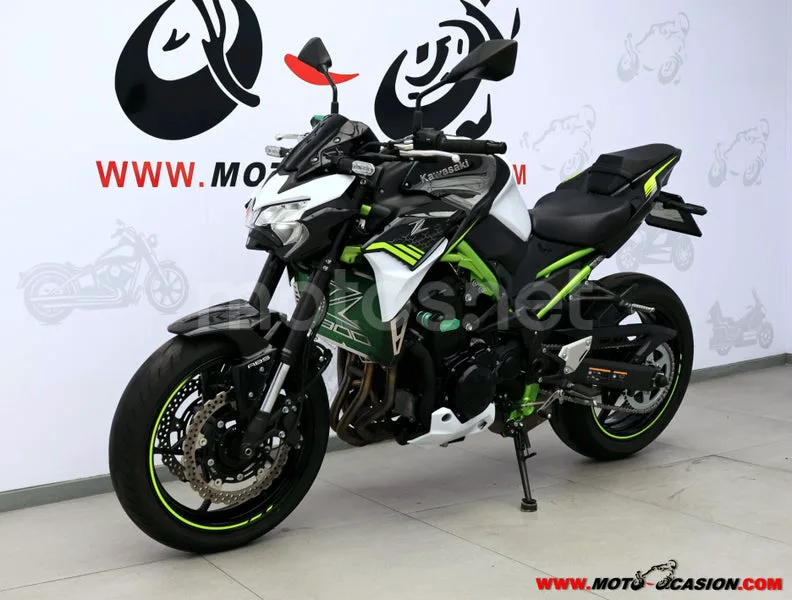 Kawasaki Z900 - Vista 8