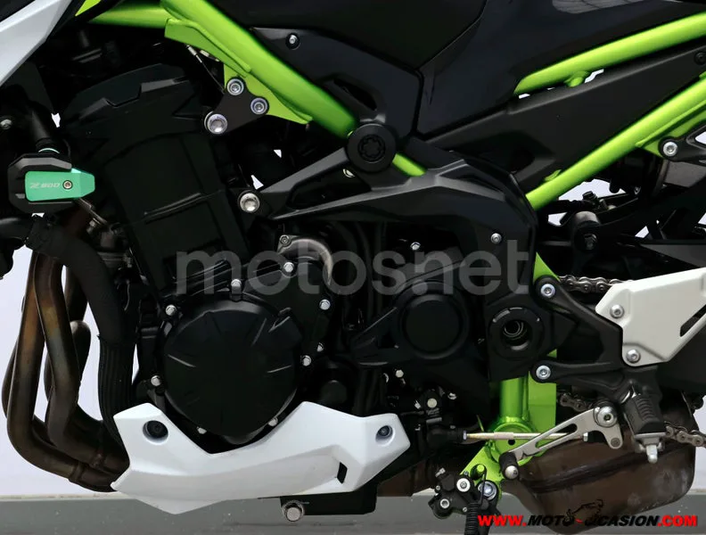Kawasaki Z900 - Vista 10