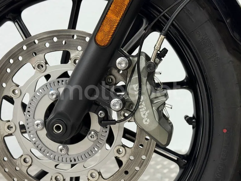 Triumph Speed Twin 900 - Vista 12