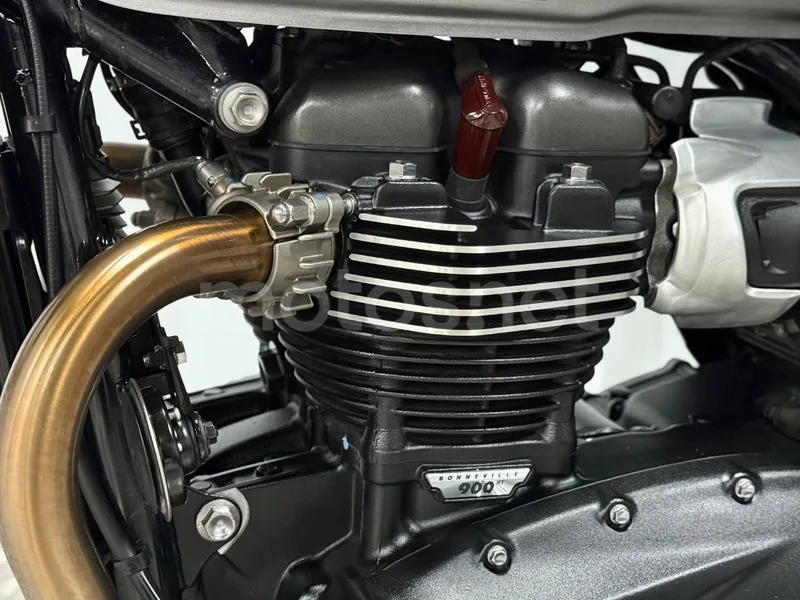 Triumph Speed Twin 900 - Vista 14