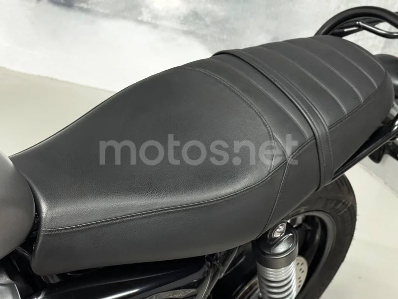 Triumph Speed Twin 900 - Vista 15