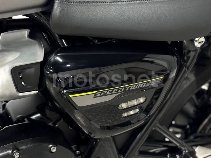 Triumph Speed Twin 900 - Vista 16