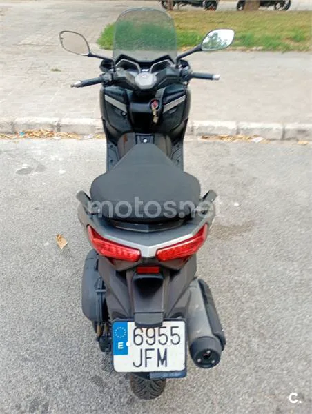 Yamaha XMAX 250 - Vista 4