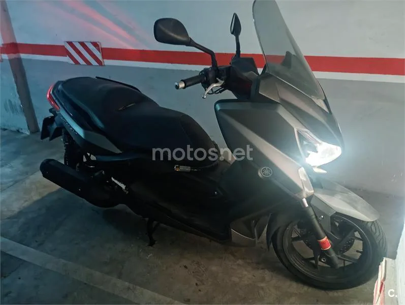 Yamaha XMAX 250 - Vista 8