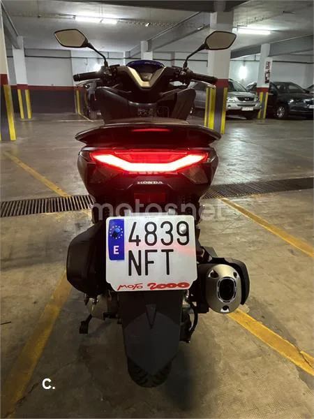Honda PCX125 - Vista 3