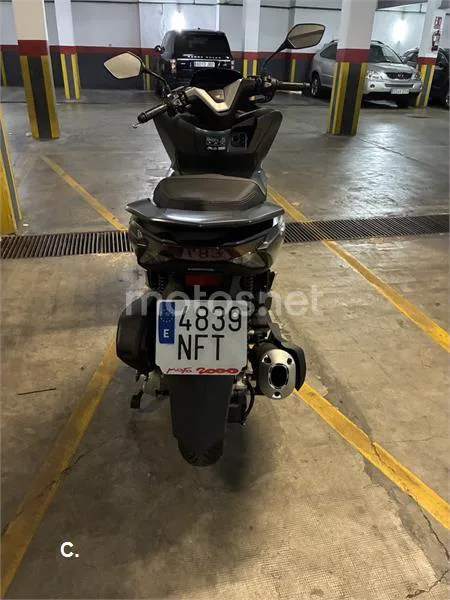 Honda PCX125 - Vista 6