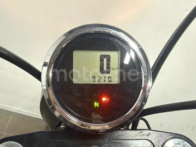 Yamaha XV950 R - Vista 16