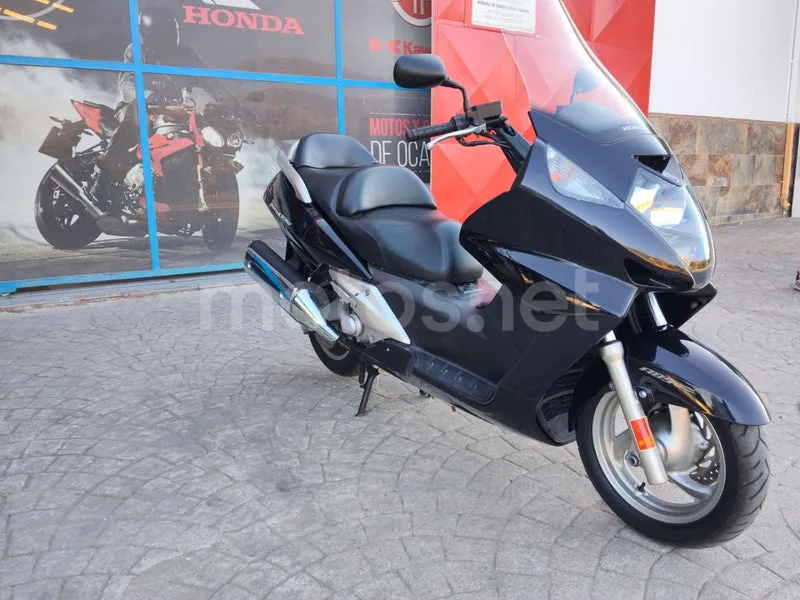 Honda Silver Wing 600 - Vista 18
