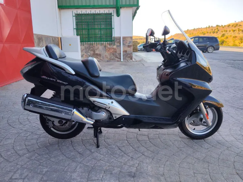 Honda Silver Wing 600 - Vista 4