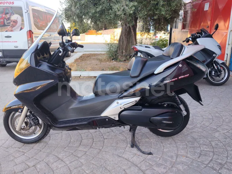 Honda Silver Wing 600 - Vista 6