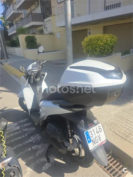 Honda SH125i - Vista 3