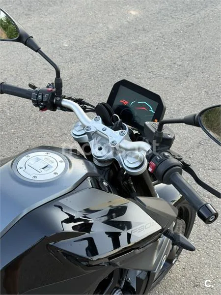 BMW F 900 R - Vista 4