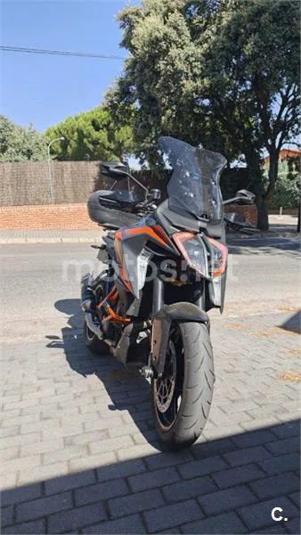 KTM 1290 Super Duke GT - Vista 5