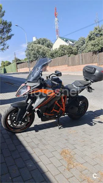 KTM 1290 Super Duke GT - Vista 6