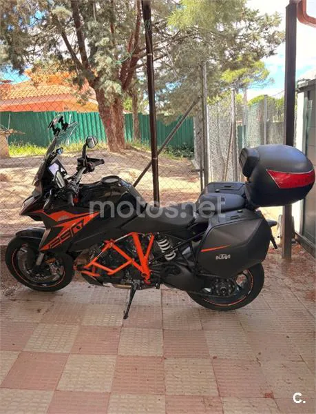 KTM 1290 Super Duke GT - Vista 9