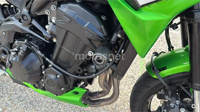 Kawasaki Z900 - Vista 4