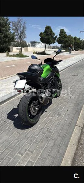 Kawasaki Z900 - Vista 5