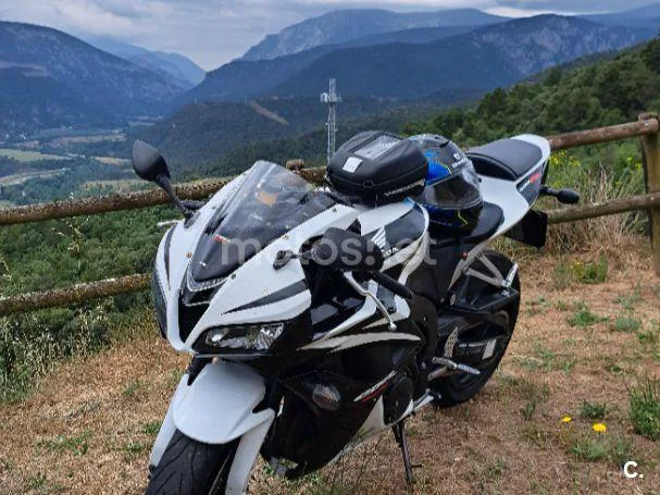 Honda CBR600RR - Vista 3