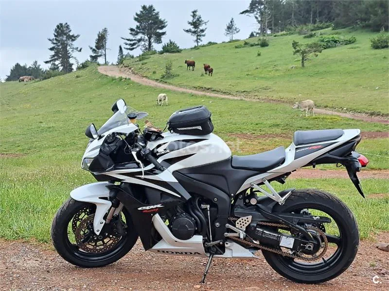 Honda CBR600RR - Vista 4