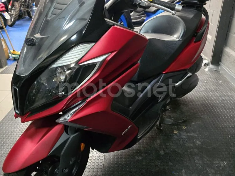 Kymco Super Dink 350 - Vista 7