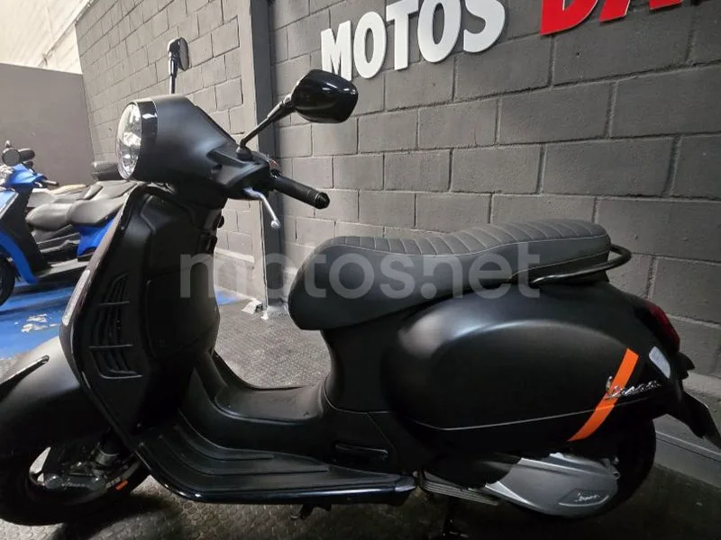 Vespa GTS 300 - Vista 5
