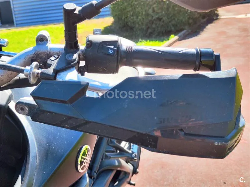 Yamaha MT-09 - Vista 11