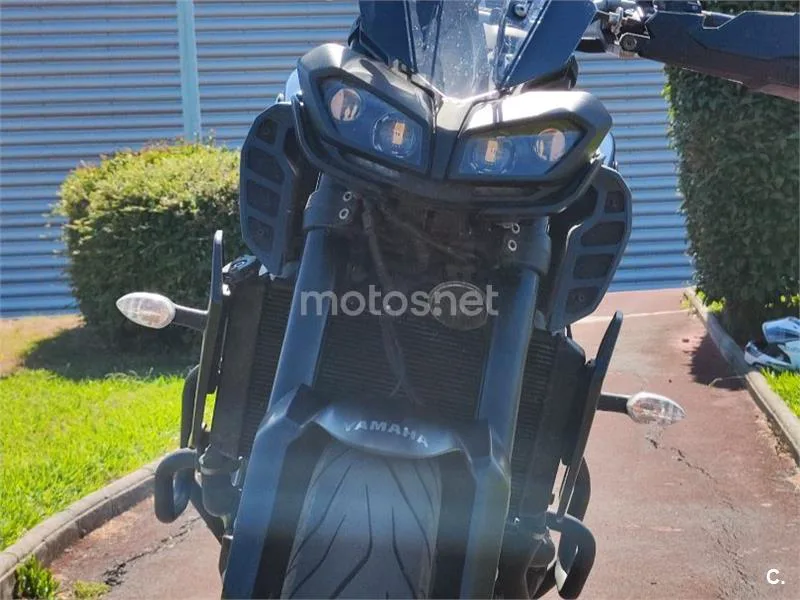 Yamaha MT-09 - Vista 13