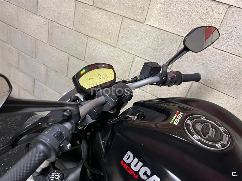 Ducati Monster 821 - Vista 12