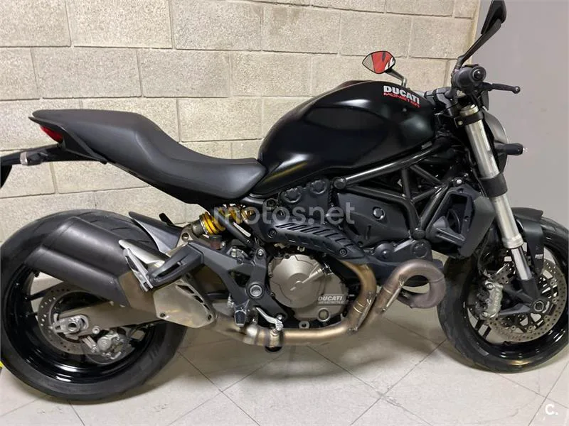 Ducati Monster 821 - Vista 4