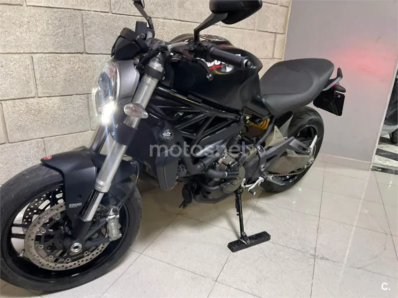 Ducati Monster 821 - Vista 9