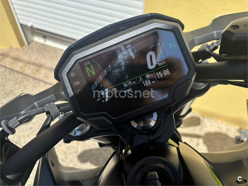 Kawasaki Z650 - Vista 8