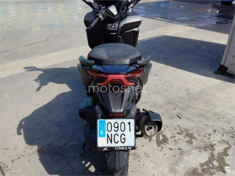 Honda Forza 350 - Vista 4