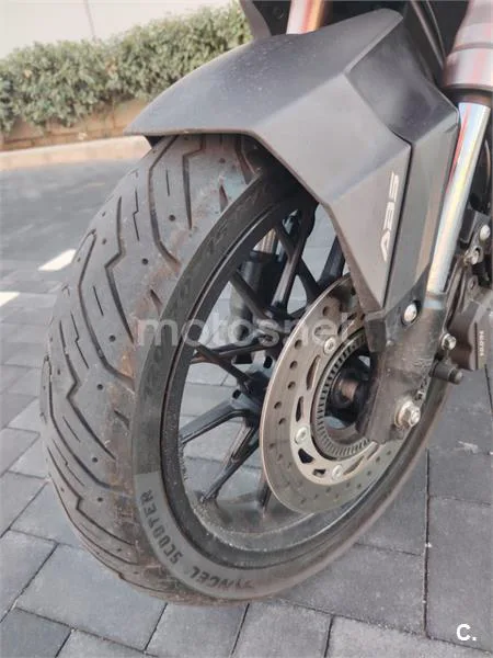 Honda ADV350 - Vista 5