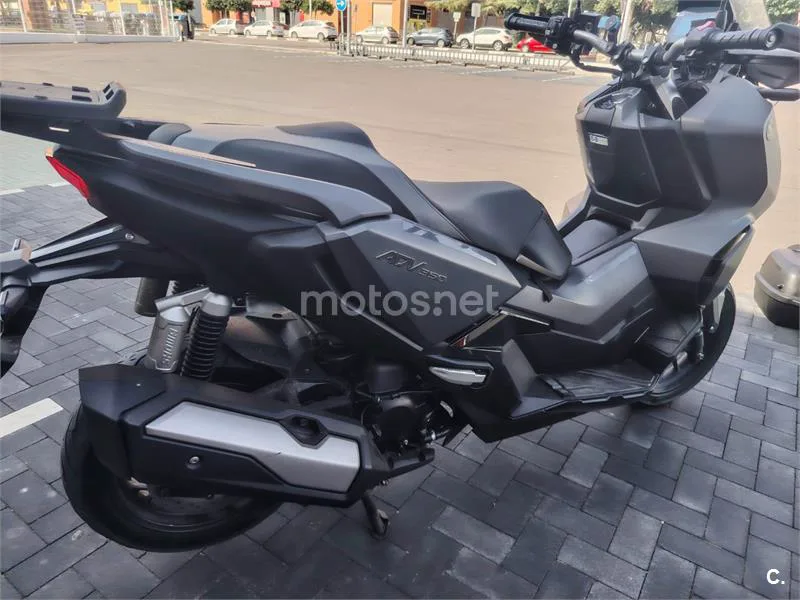Honda ADV350 - Vista 6