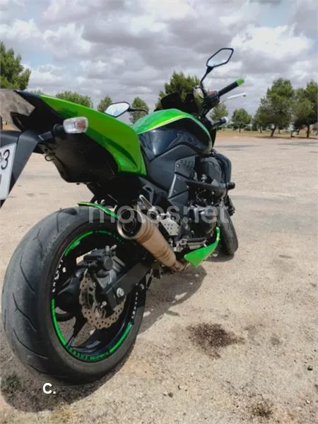 Kawasaki Z750 - Vista 3