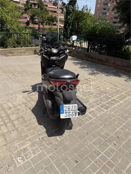 Yamaha XMAX 125 - Vista 3