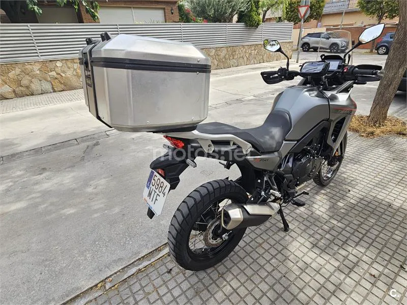 Honda XL750 Transalp - Vista 3