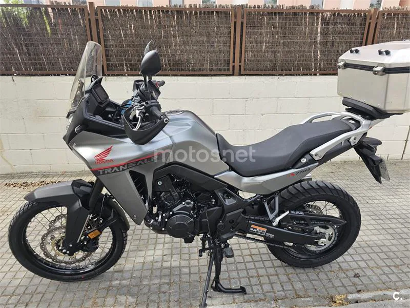 Honda XL750 Transalp - Vista 6