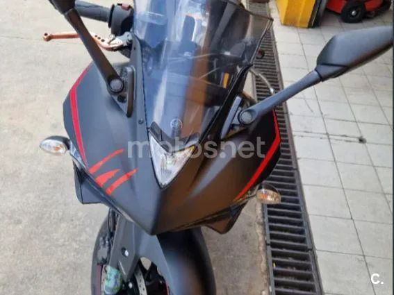 Yamaha YZF-R3 - Vista 8