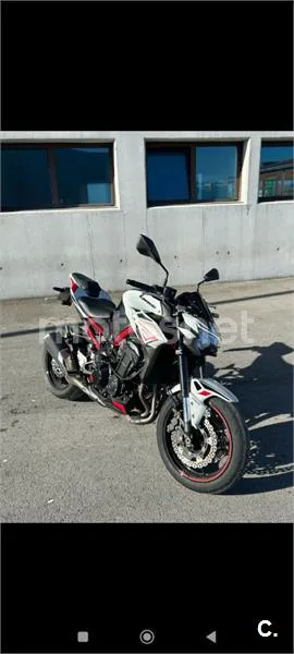 Kawasaki Z900 - Vista 3