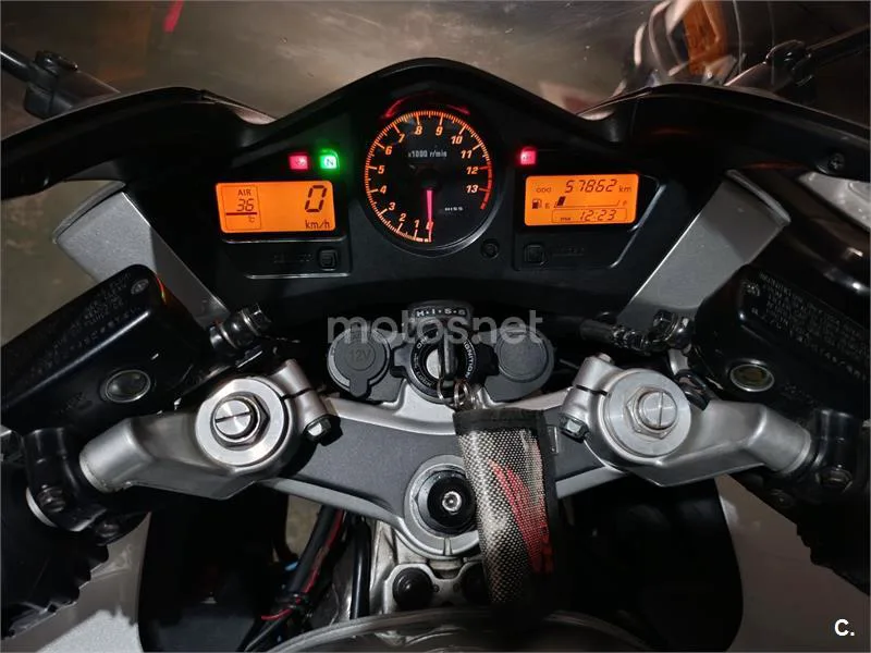 Honda VFR800F - Vista 9