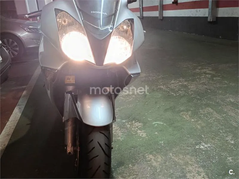 Honda VFR800F - Vista 10