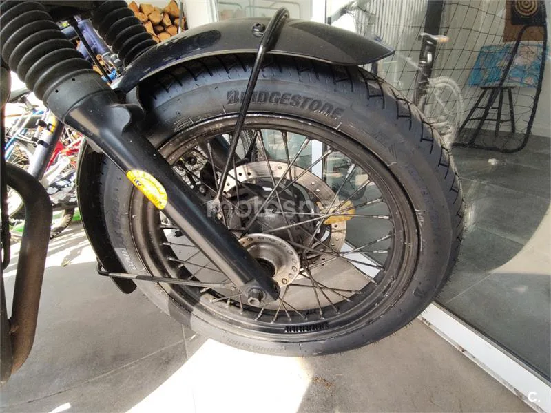 Triumph Bonneville T100 - Vista 6