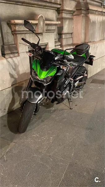 Kawasaki Z900 - Vista 3