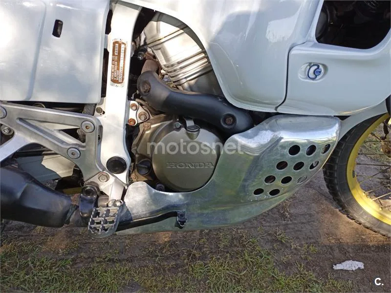 Honda XRV750 Africa Twin - Vista 11